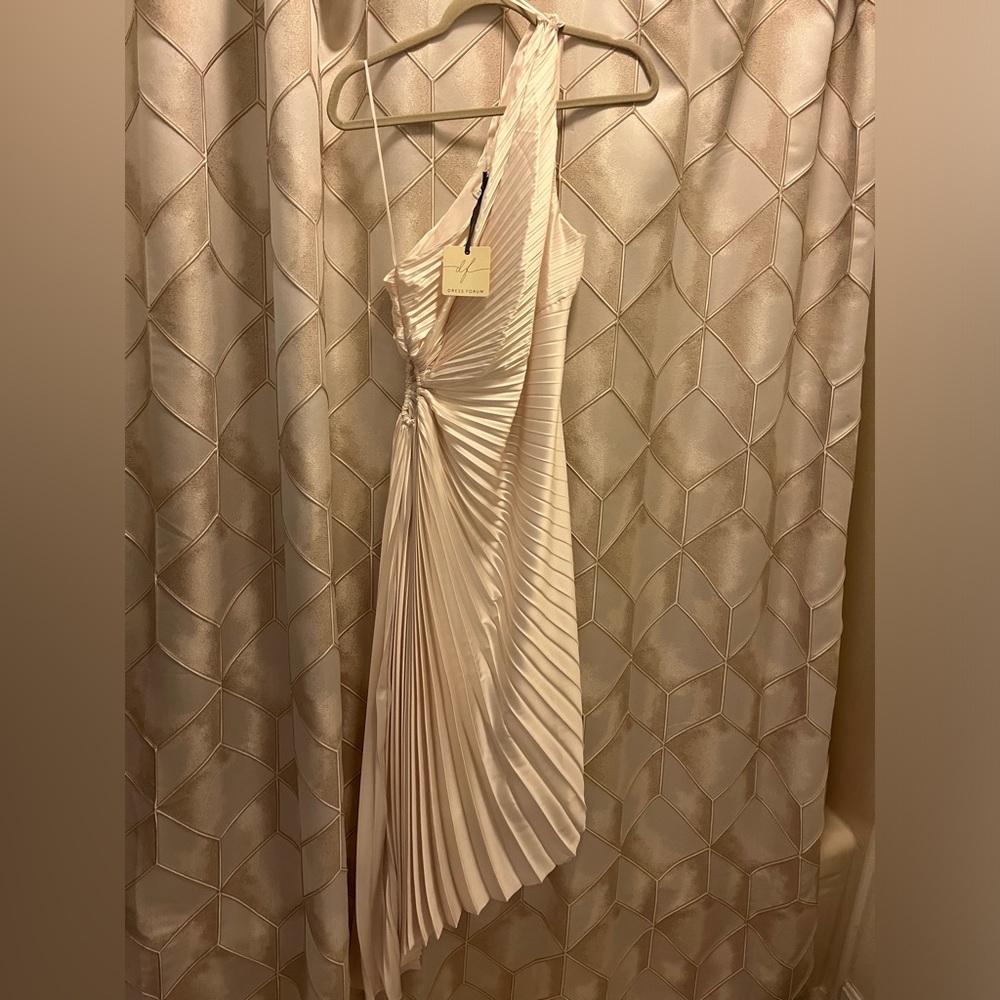 Off white event dress - Picture 3 of 7